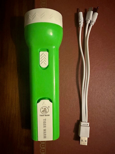 Lampe torche solaire à Led, rechargeable par énergie solaire, 2 tons vert et jaune